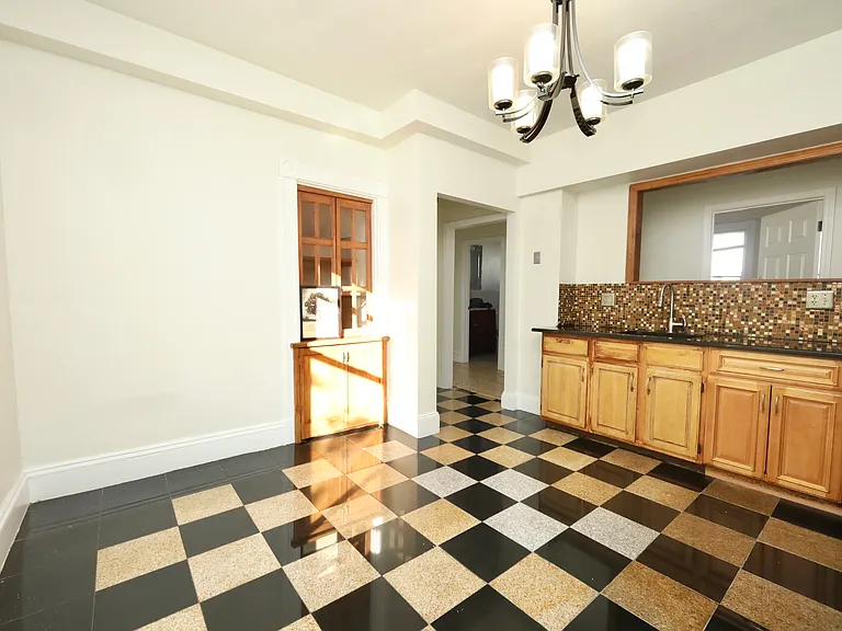 488 Pleasant St #1 — Photo 2