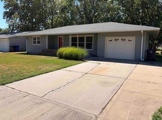 401 S Walnut St, Inman, KS 67546