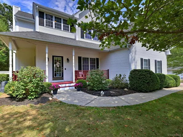 8 Waterhouse Lane, Groton, CT 06355