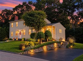 27 Country View Dr, Johnston, RI 02919