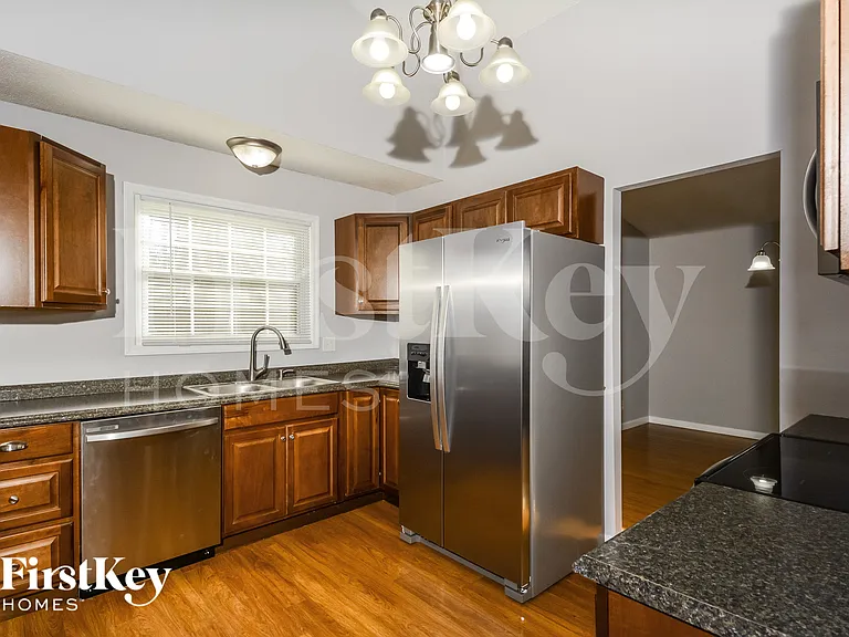 213 Hollyberry Ct — Photo 5