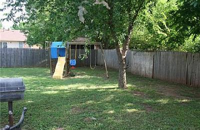 3rd image of 2208 Twisted Oak Dr