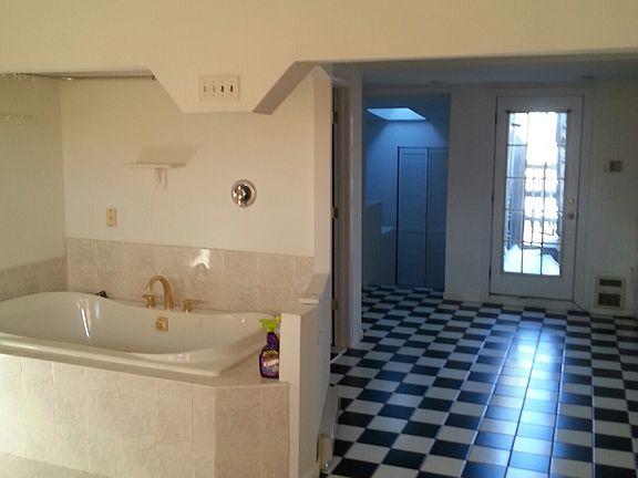 Master bed, bath and sitting