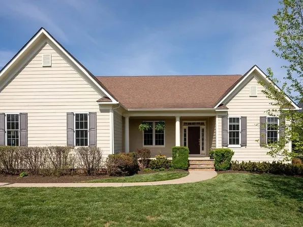 2706 Lockerbie Ln, Keswick, VA 22947