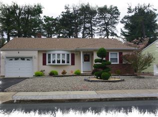 5 Manassas Dr, Toms River, NJ 08757