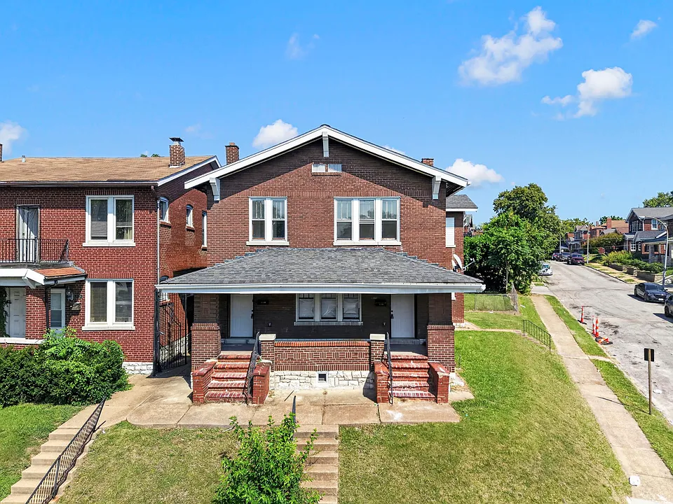 4126 S Grand Blvd #2F