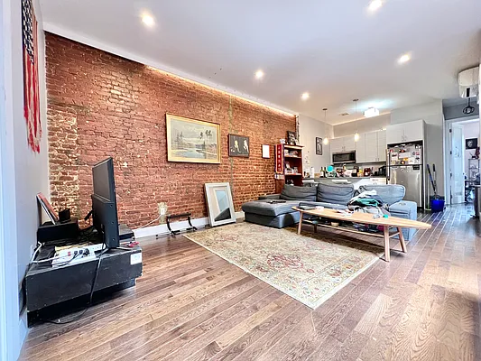 Rented by Keller Williams NYC | media 6
