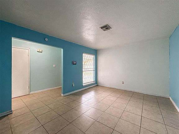 4th image of 4522 Sage Cir