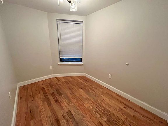 5th image of 45 Clifton Pl #13E