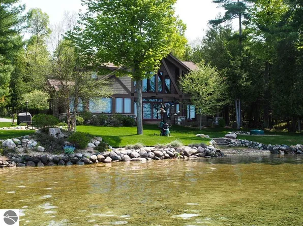 3463 N East Torch Lake Dr, Central Lake, MI 49622