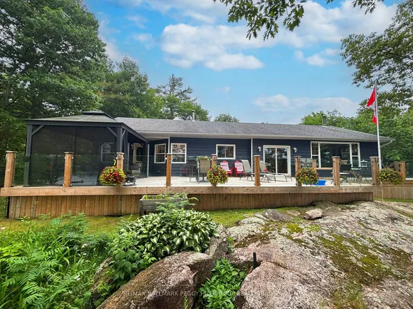 1008 Cove Rd, Gravenhurst, ON P0E 1G0