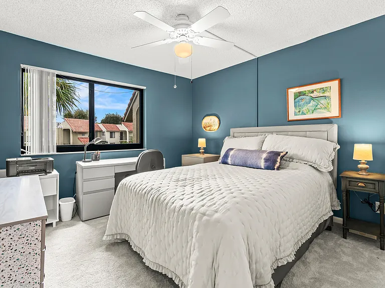 5687 Fairway Park Dr — Photo 29