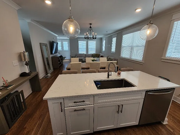 530 Edwin St #22 — Photo 9