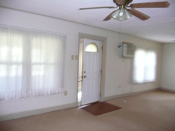 2nd image of 204 Imogene St