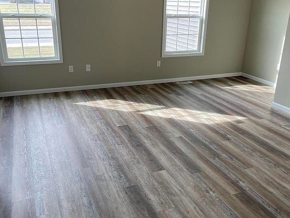 4th image of 6065 Robbins Rd