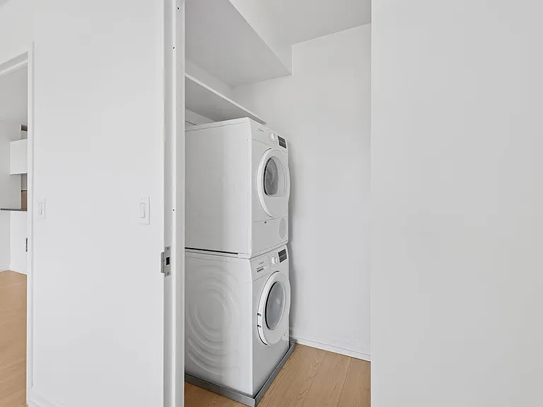420 W 42nd St #26C — Photo 9