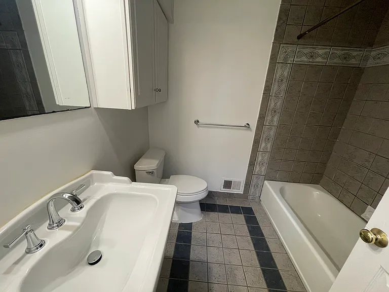 56 Edward Dr — Photo 7