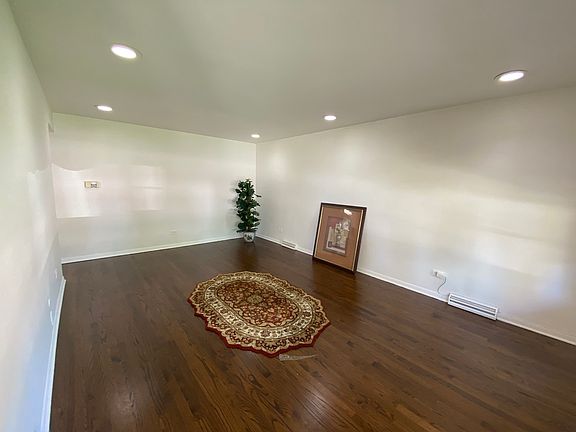 2nd image of 9609 S California Ave