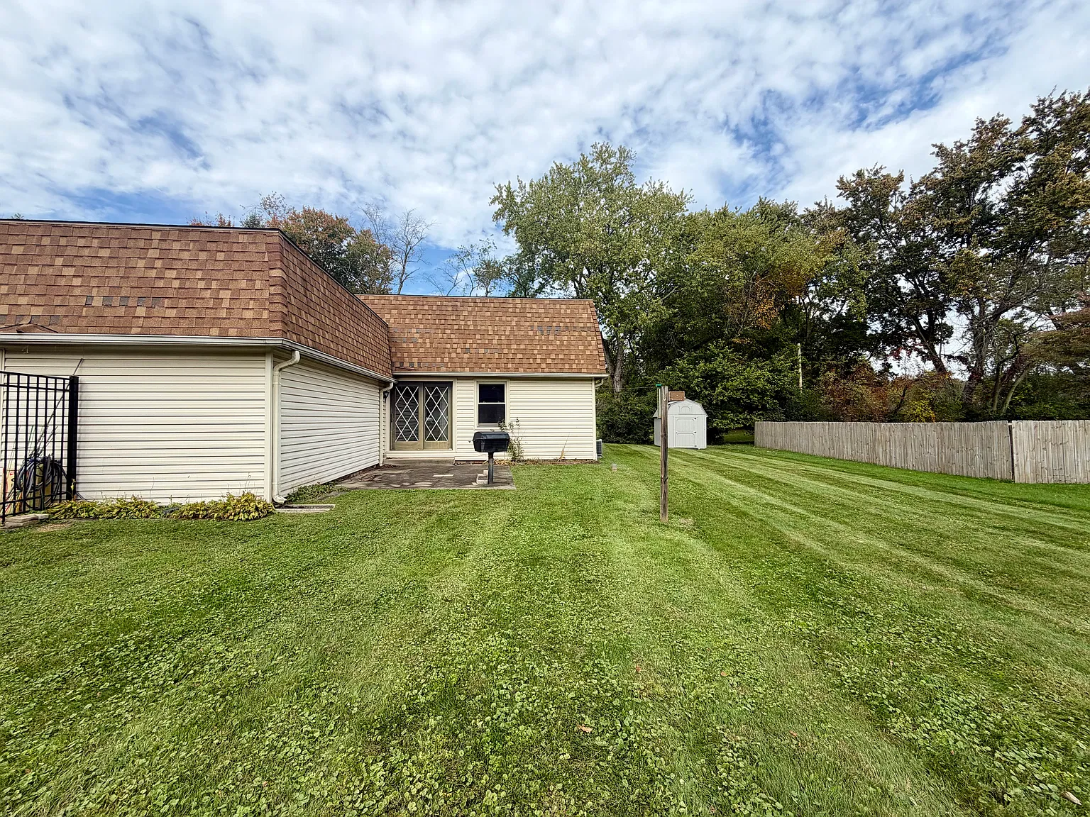 2 bed, 1000 sqft, $1,400 — Photo 4