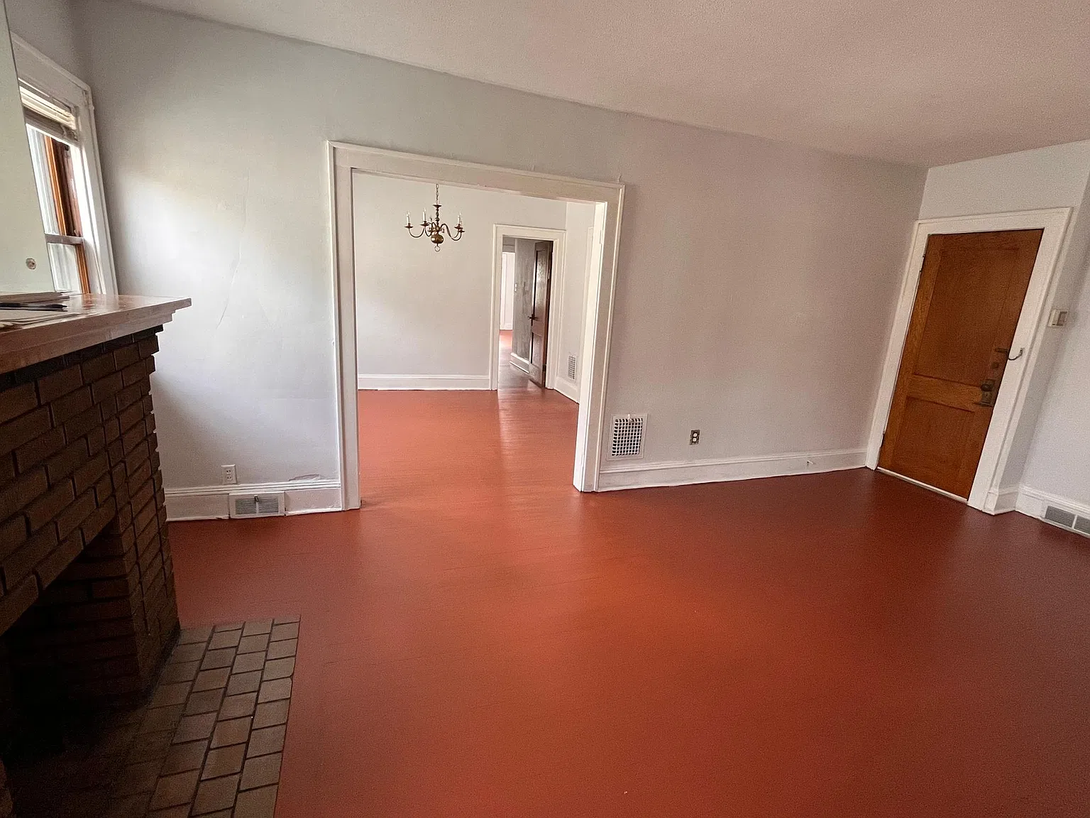 3 bed, 1300 sqft, $1,500 — Photo 3