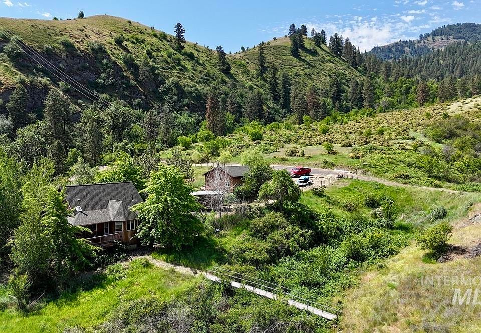1st image of 231 Gregory Creek Rd