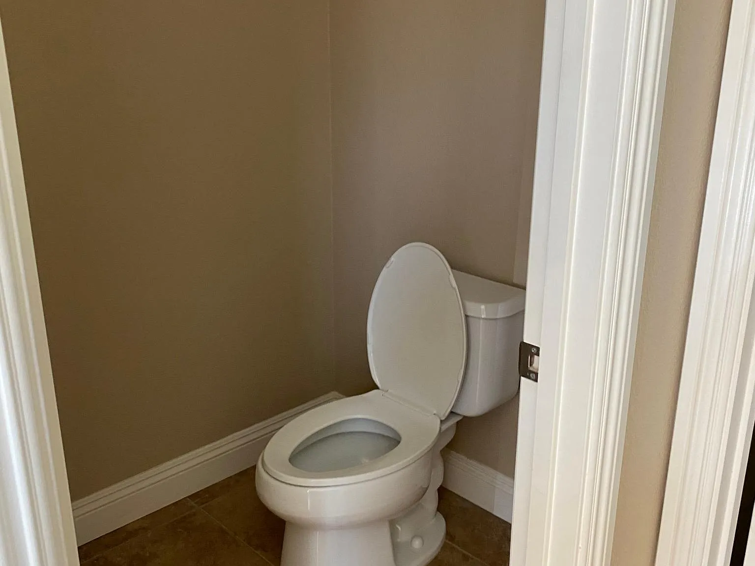 5 bed, 2.5 bath, 2160 sqft, $3,000 — Photo 4