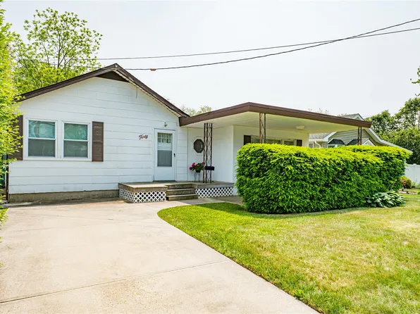 40 Robert Street, Babylon, NY 11702