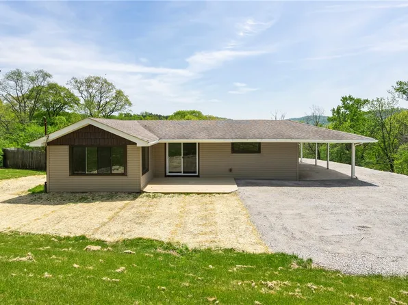 326 Trailer Blvd, New Kensington, PA 15068
