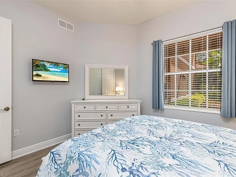 7837 Hawthorne Dr #1102 — Photo 20
