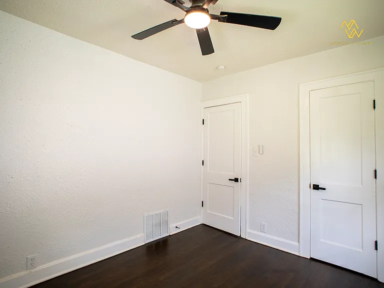 3938 Myrtle Ave — Photo 11