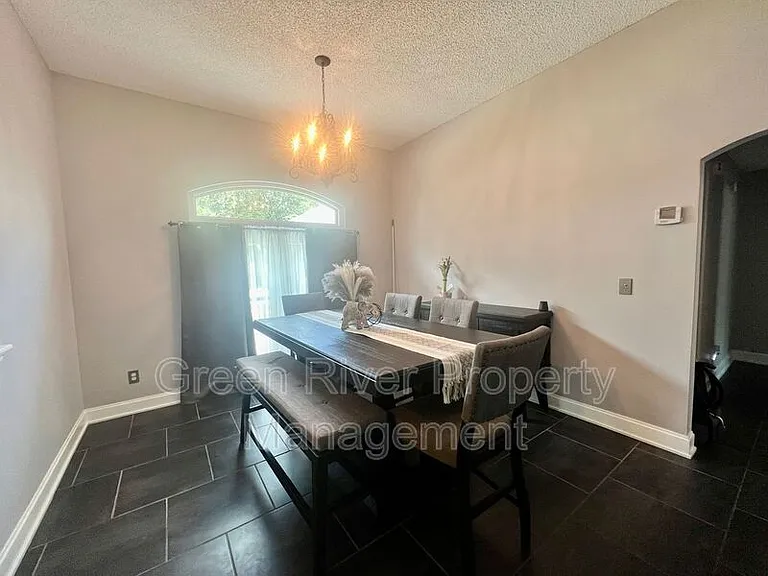 3352 Shelley Dr — Photo 6