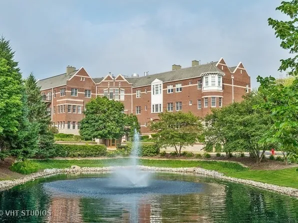 2365 Waukegan Rd APT 1A, Northbrook, IL 60062