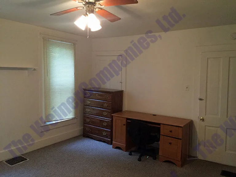 403 W Illinois St — Photo 13