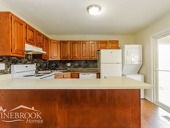 5th image of 8850 Bel Air Ct