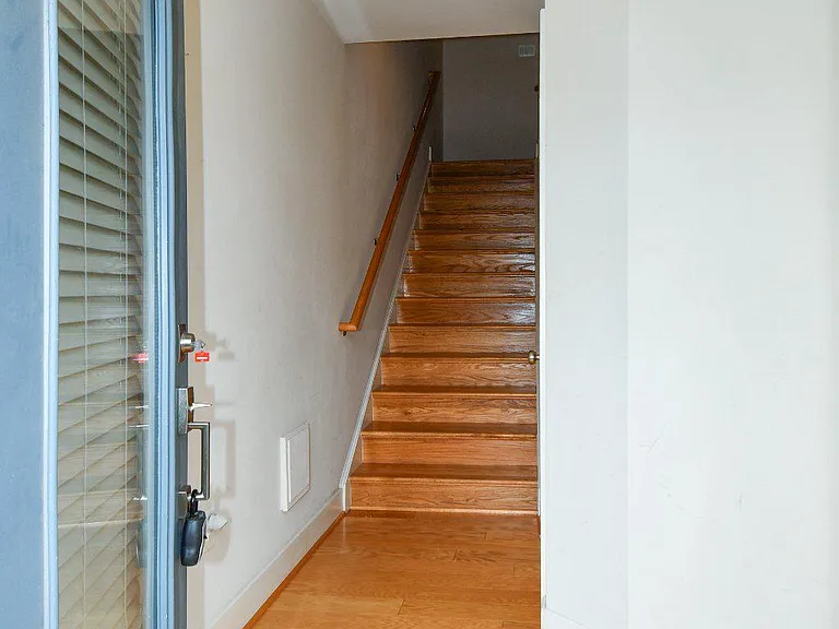 16301 Columbus Ave — Photo 18