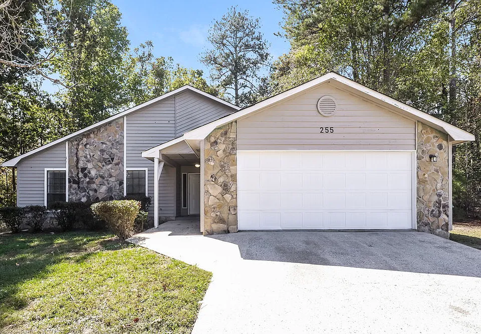 255 Springtree Ct