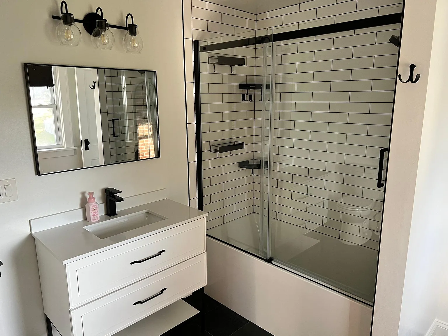 3 bed, 1.5 bath, 1772 sqft, $2,000 — Photo 1