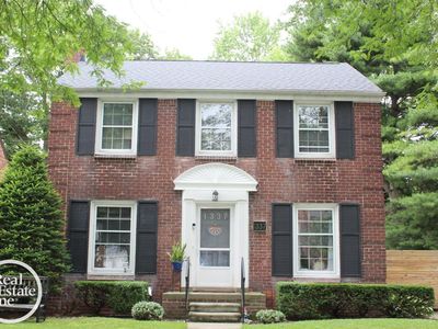 1337 Bishop Rd, Grosse Pointe Park, MI, 48230