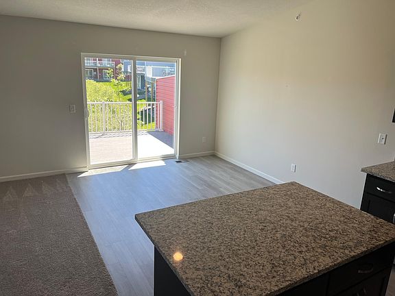 3rd image of 8520 Gateway Cir