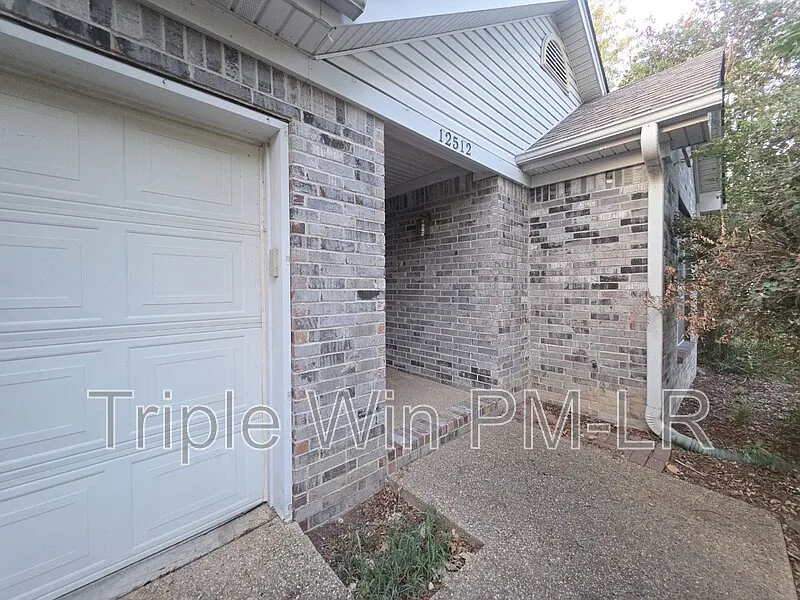 3 bed, 2.0 bath, 1693 sqft, $1,950 — Photo 4