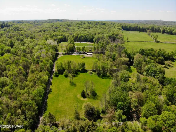 818 Tannery Rd, Lake Ariel, PA 18436