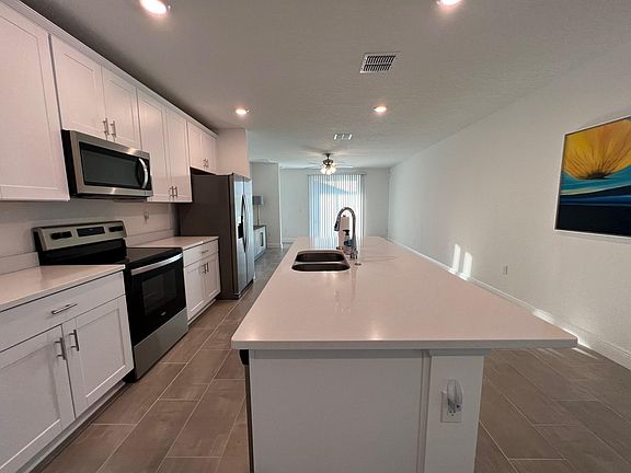 5th image of 105 Links Terrace Blvd