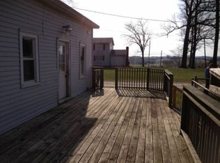 10112 Yellow Church Rd, Seven Valleys, PA 17360