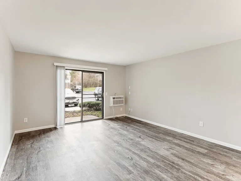 Country Meadows Apartments — Photo 73