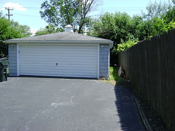 2nd image of 16837 Forestview Dr