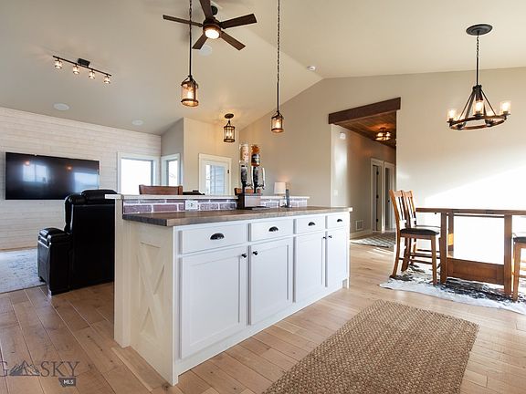 3rd image of 20 Star View Dr