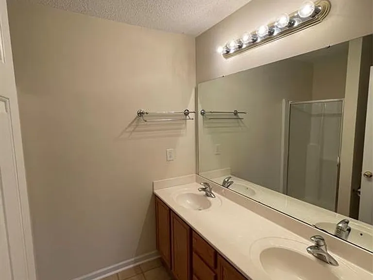 1615 Oak Leaf Dr NW — Photo 26