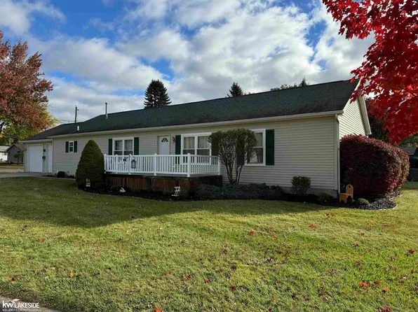 232 Weitzel Dr, Bad Axe, MI 48413