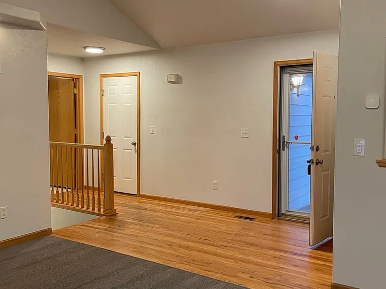 124 Rock Bridge Dr — Photo 6