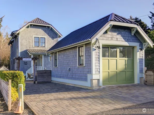 11 Glenview Lane, Pacific Beach, WA 98571